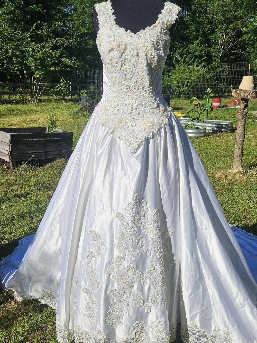Mori Lee Dresses | Vintage Mori Lee White Ivory Beaded Lace Ball Gown Wedding Dress Sz 10 | Color: Cream/White | Size: 10 | 7redfeathers's Closet Mori Lee Dresses | Vintage Mori Lee White Ivory Beaded Lace Ball Gown Wedding Dress Sz 10 | Color: Cream/White | Size: 10 | 7redfeathers's Closet